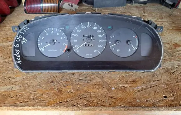 Mazda Xedos 6 Speedometer (instrument cluster) CA09A