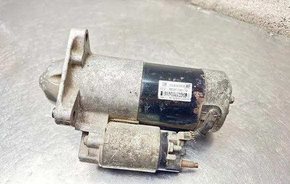 Opel Insignia A Starter motor 55352882 M001T30172