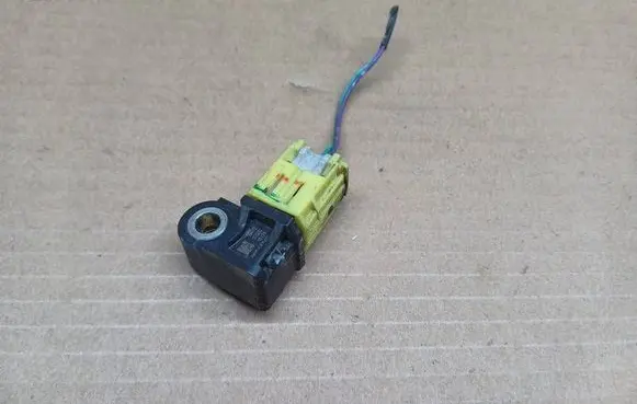 Mitsubishi Space Star Airbag deployment crash/impact sensor 8651A245