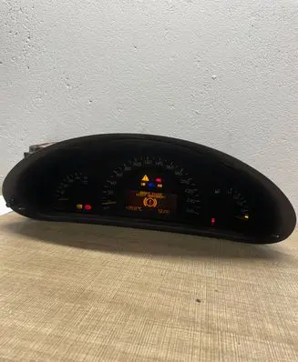 Mercedes-Benz C W203 Speedometer (instrument cluster) A2035401347 110080183 110880183