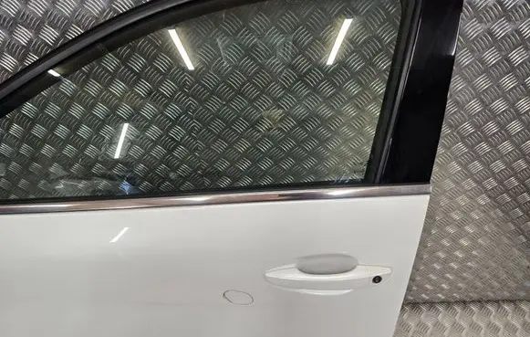 Peugeot 3008 II Front door