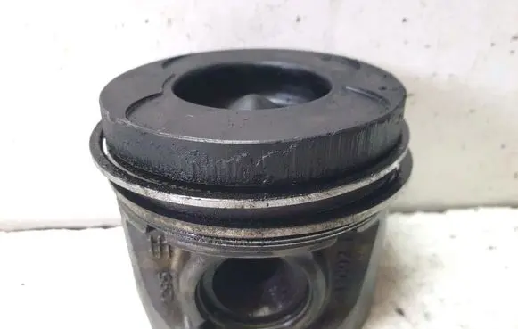 Mercedes-Benz ML W164 Piston with connecting rod 0830923