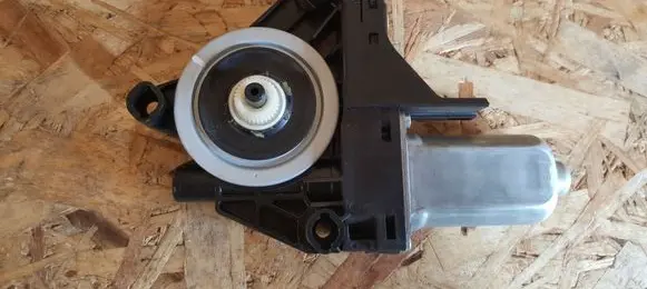 Volvo V60 Front door window regulator motor 966269 966269103