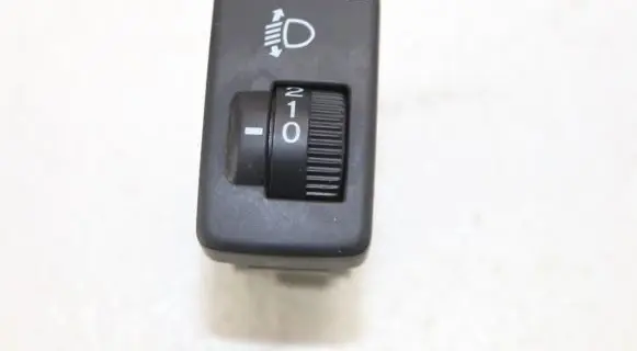 Honda CR-V Headlight level height control switch M37548