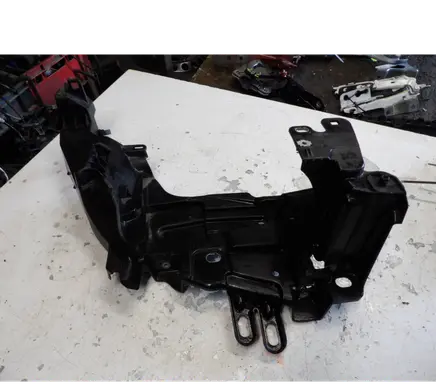 Renault Megane III Headlight/headlamp mounting bracket 622227190R B09500