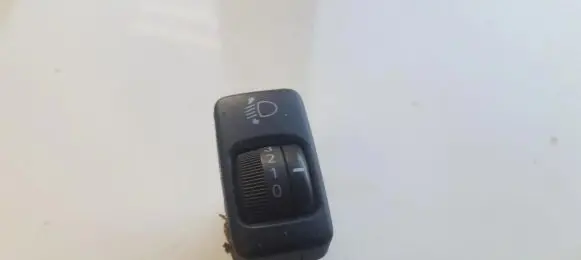 Toyota Avensis T250 Headlight level height control switch