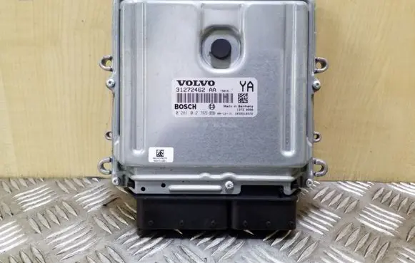 Volvo XC70 Engine control unit/module 31272462AA 0281012765