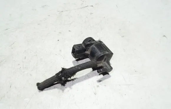 Audi A6 S6 C5 4B Turbo solenoid valve 1J0906283A