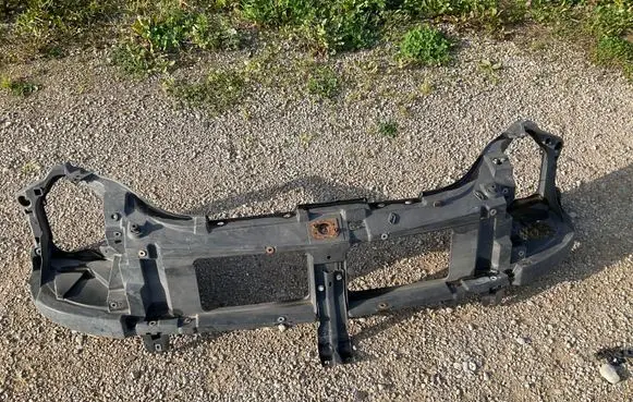 Renault Master II Radiator support slam panel