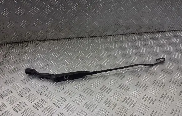 Mitsubishi Space Star Front wiper blade arm