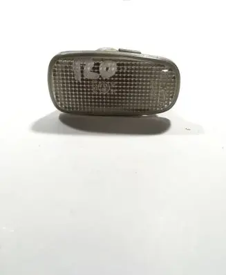 Toyota Land Cruiser (J120) Front fender indicator light E130294