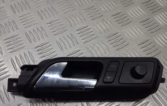 Volkswagen Polo IV 9N3 Front door interior handle 6Q1837247