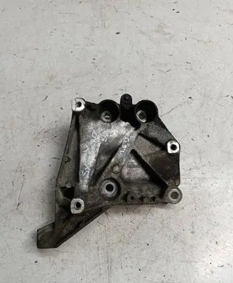 Suzuki SX4 S-Cross A/C compressor mount bracket 55225455S4 55225455