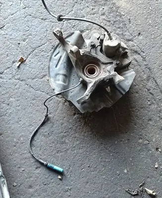 BMW X5 E53 Front wheel hub spindle knuckle 6761576C