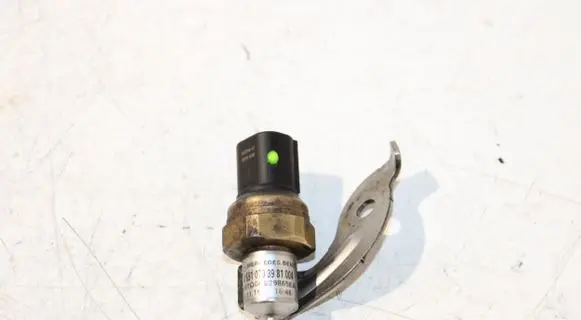 Mercedes-Benz Sprinter W906 Fuel pressure sensor A6510703981004