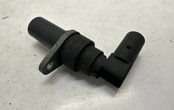 BMW 5 E39 Crankshaft position sensor 25916010