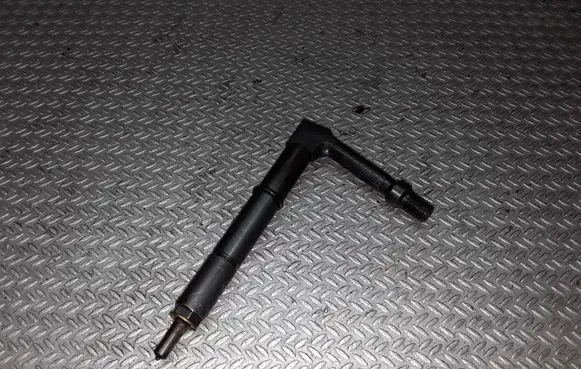 Nissan Navara D22 Fuel injector 3220Z484100