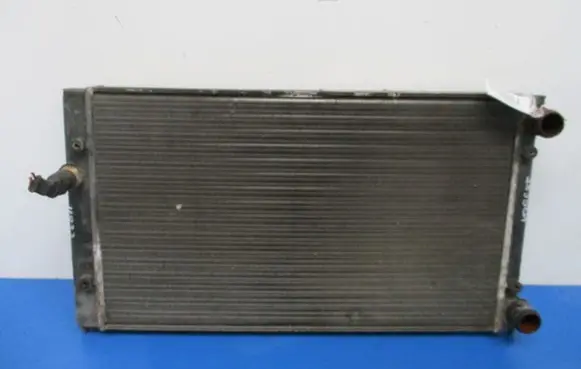 Volkswagen Golf III Coolant radiator