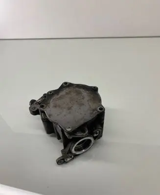 Skoda Octavia Mk2 (1Z) Vacuum pump 06J145100B