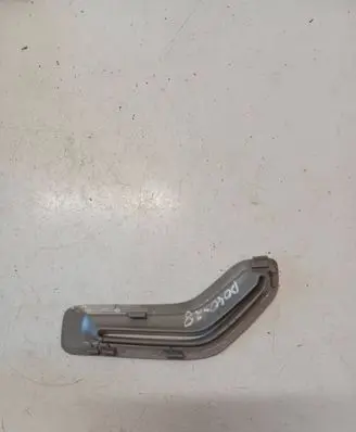 Volvo XC90 Seat belt trim 1882