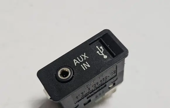BMW 6 E63 E64 AUX in-socket connector 9129652