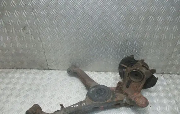 Mercedes-Benz Vito Viano W638 Front wheel hub spindle knuckle