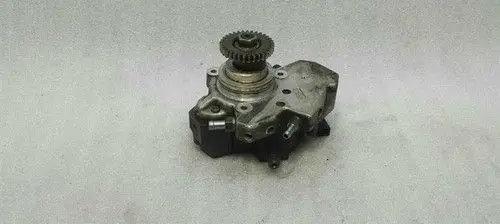 Mercedes-Benz CLS C219 Mechanical fuel pump A6420101197