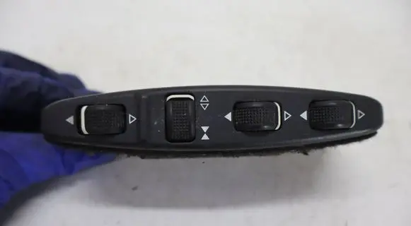 Mercedes-Benz E W212 Seat control switch A0018001378