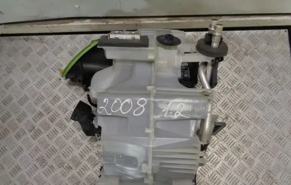 Peugeot 2008 I Interior heater climate box assembly housing 96722348ZD