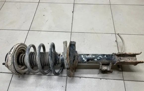 Nissan X-Trail T30 Rear shock absorber with coil spring 