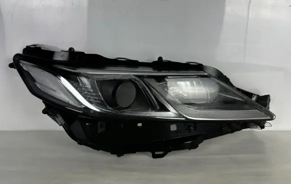 Toyota Camry VIII XV70 Headlight/headlamp 81110-33G00