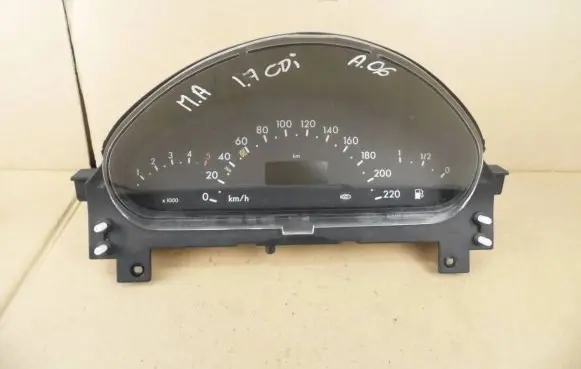 Mercedes-Benz A W168 Speedometer (instrument cluster) A1685404711 09052689901