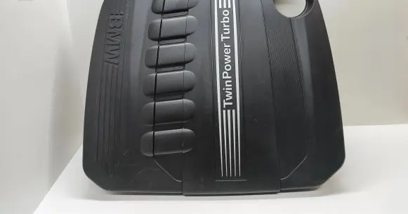 BMW 5 F10 F11 Engine cover (trim) 7800575 13717800575 11252010