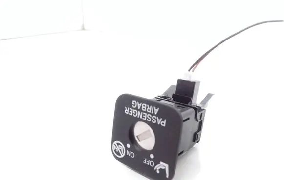 Passenger airbag on/off switch