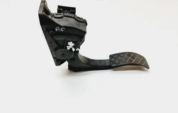 Audi A6 S6 C6 4F Accelerator throttle pedal 4F1721523A