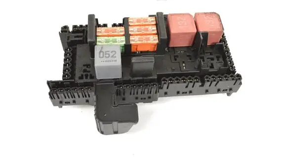 Nissan Qashqai Fuse box set A2059068501