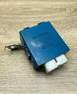 Toyota Auris 150 Door central lock control unit/module 8597012020 0515004070