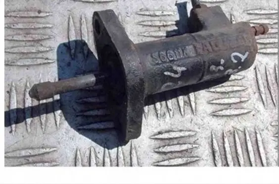 Mercedes-Benz E W124 Clutch slave cylinder 