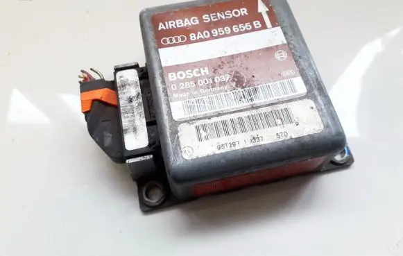 Audi A4 S4 B5 8D Airbag control unit/module 8a0959655b 0285001037
