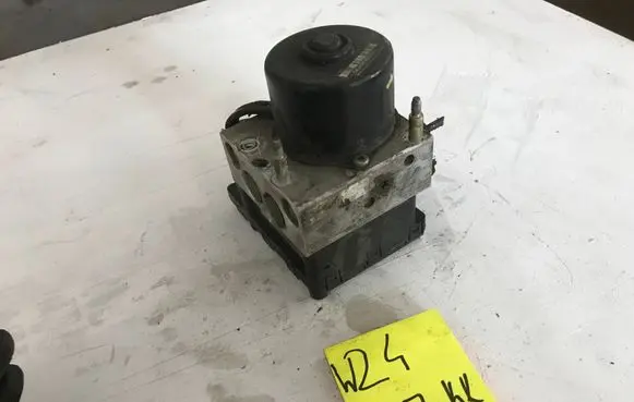 Volkswagen Sharan ABS Pump 7M0614111P