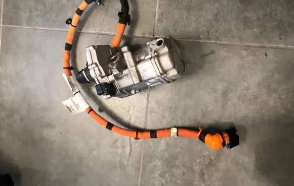 Renault Clio V High voltage cable 240415474R