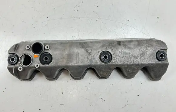 Volkswagen II LT Rocker cam cover 074103475G