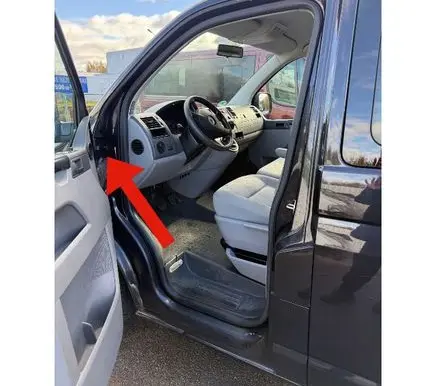 Volkswagen Multivan T5 Front door upper hinge 7H0831401B