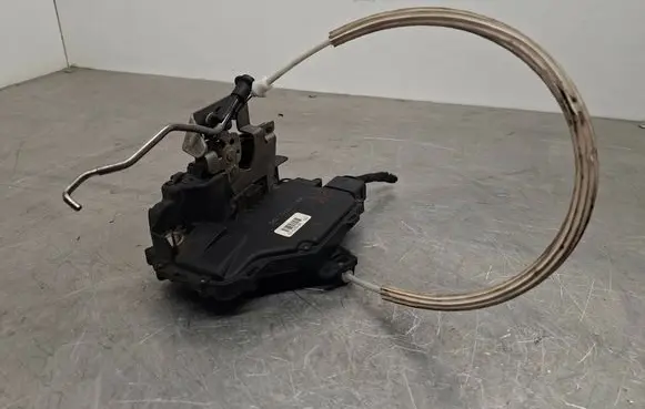Audi A6 S6 C5 4B Front door lock 4B1837015G