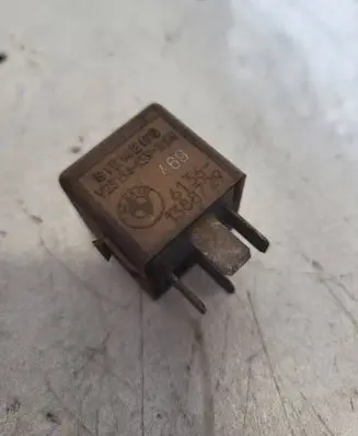 BMW 5 E34 Other relay 1388729