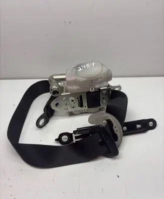 Lexus IS 220D-250-350 Front seatbelt 0435025