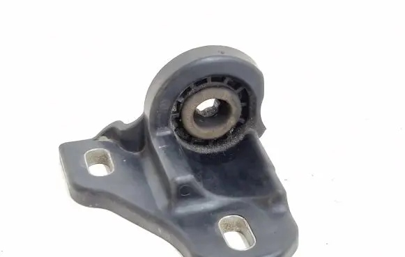 Radiator mount bracket