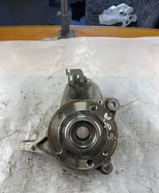 Volkswagen PASSAT B6 Front wheel hub 3C04072586 3C0407258G