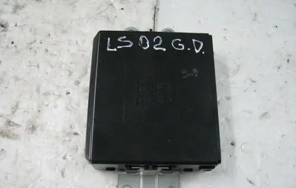 Lexus LS 430 Door control unit/module 8922450040