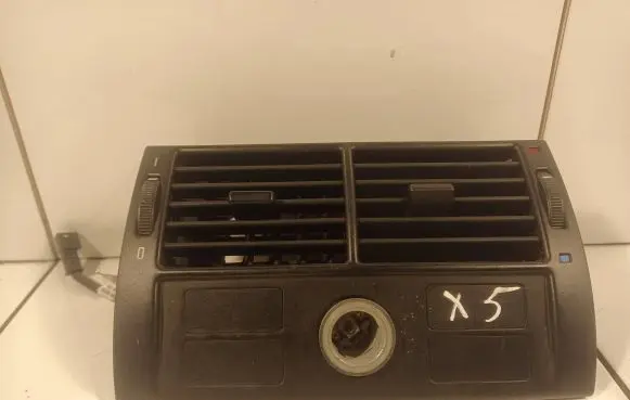 BMW X5 E53 Rear air vent grill 8409081 8370919 8370911